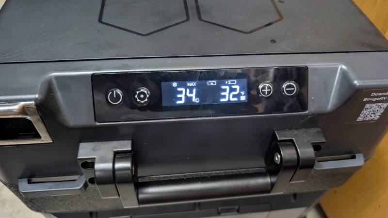 BougeRV CRD2 V2.0 43QT Dual Zone 12V Portable Fridge Review 3 BougeRV CRD2 V2.0 43QT Dual Zone 12V Portable Fridge display
