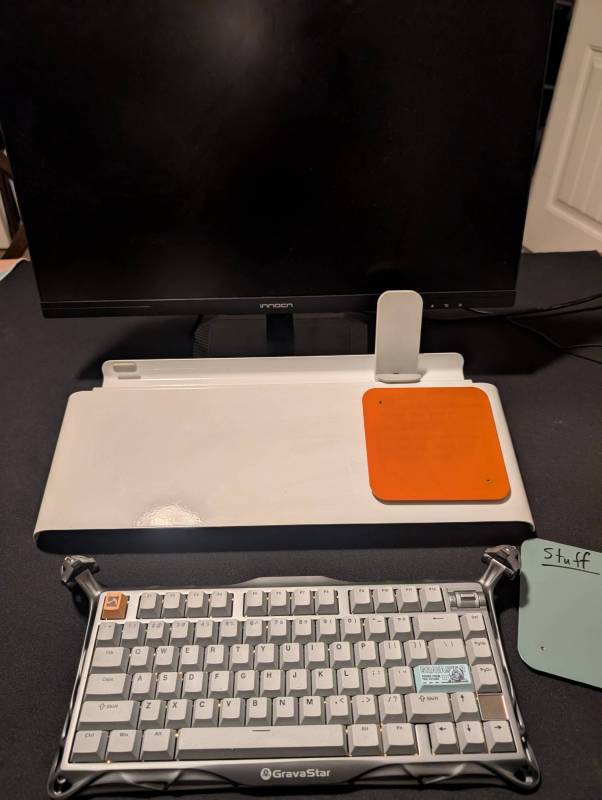 Fluidstance Slope Desk Whiteboard Review: This Is A Surprisingly Simple, Yet Extremely Handy Tool At Work! 5 Fluidstance Slope Desk Whiteboard with a mechanical keyboard