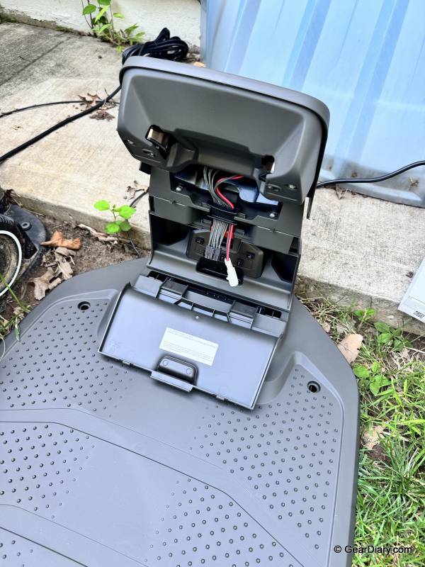 Husqvarna Automower 420 iQ Review: The Safe Bet in Robotic Mowing 6 Husqvarna Automower 420 iQ charging dock connections