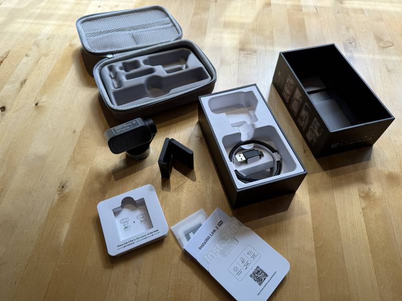 Insta360 Link 2 Pro AI 4K Webcam Review: Flagship Video and Audio Quality with Many Enhanced Features 4 Insta360 Link2 Pro box contents