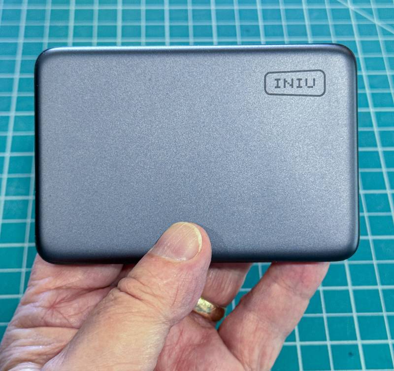 INIU SnapGo Air 10000mAh 25-Watt Wireless Charger Review: No More Excuses for a Dead iPhone 12 INIU SnapGo Air 10000mAh 25-watt wireless charger