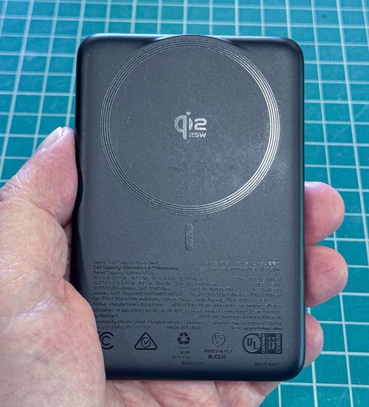 INIU SnapGo Air 10000mAh 25-Watt Wireless Charger Review: No More Excuses for a Dead iPhone 11 INIU SnapGo Air 10000mAh 25-watt wireless charger