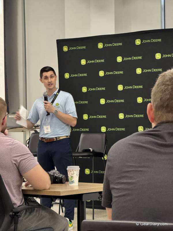 John Deere Introduces JD, an AI Assistant Built to End Farming's Data Paralysis Problem 2 John Deere Operations Center