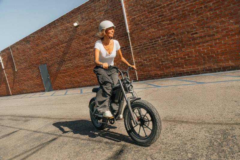 The Segway Xyber Air Lightens Up the Moto-Style E-Bike for Everyday Riding 3 Segway Xyber Air