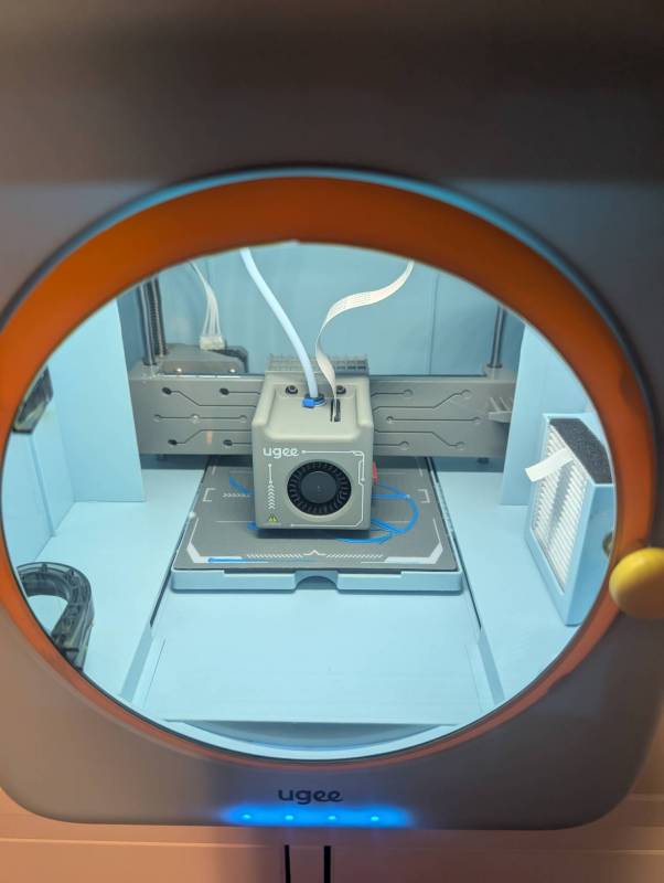 Ugee Funbox 3D Printer Review: This Is an Incredible Small 3D Printer Designed Specifically for Kids 2 Ugee Funbox 3D printer