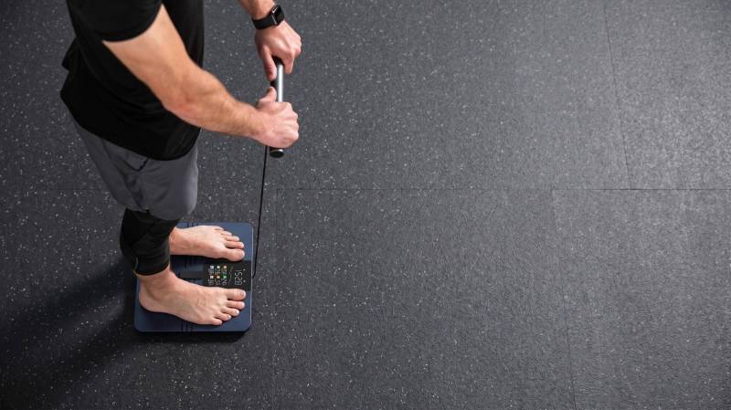 Wyze Scale BodyScan Review: Tracking Health Data Made Easy 5 Standing on the Wyze Scale BodyScan scale