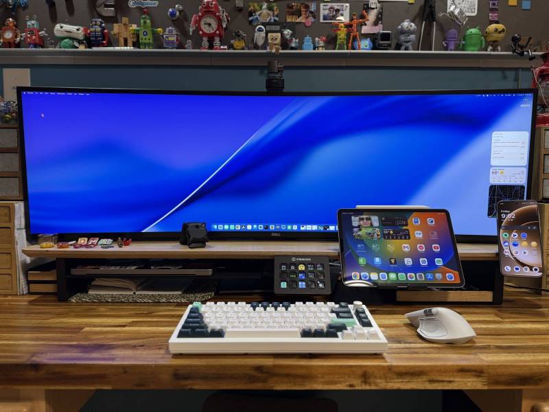 BALOLO Setup Cockpit Review: A Pricey but Brilliant Desk Upgrade That Tames Tech Clutter 11 New setup with the BALOLO Setup Cockpit