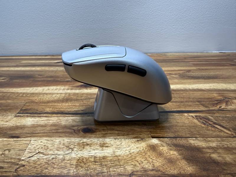 EPOMAKER Glyph Keyboard Review: A Mechanical Keyboard with Retro Typewriter Vibes 21 EPOMAKER NEX mouse