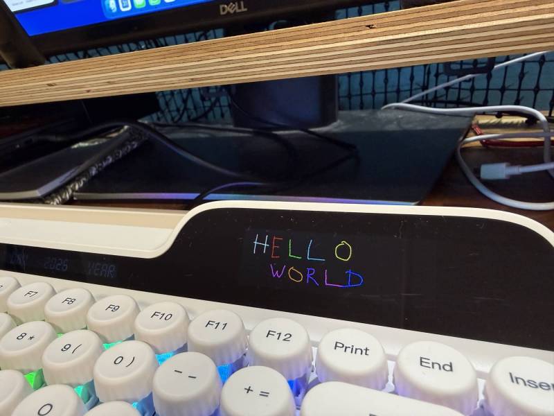 EPOMAKER Glyph Keyboard Review: A Mechanical Keyboard with Retro Typewriter Vibes 18 Built-in display customization