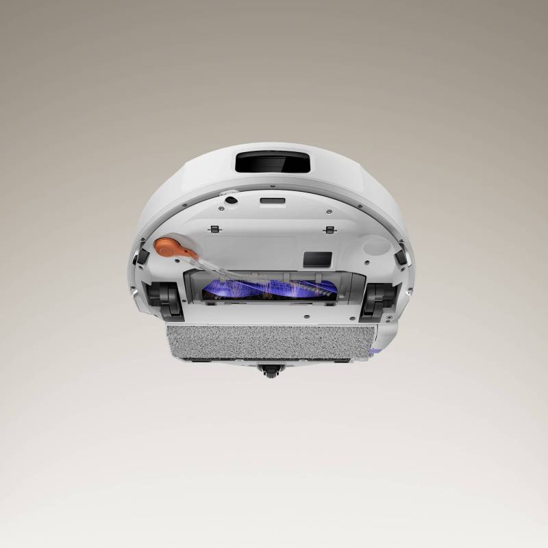 The Narwal Freo 20, Freo 20 Edge, and V50 Cube Bring Smarter, More Hands-Off Cleaning 9 Narwal Freo 20 Edge bottom of vacuum