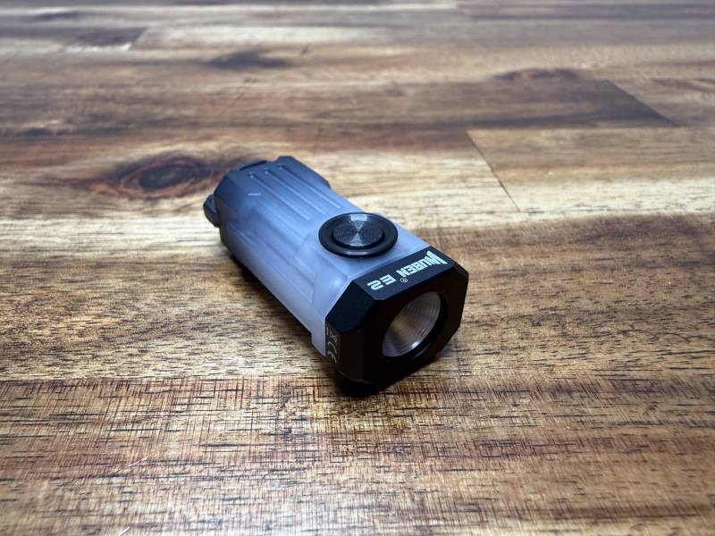 Wuben E2 Pulse Flashlight Review: A Tiny EDC Flashlight for Your Keychain 6 Wuben E2 Pulse flashlight front view