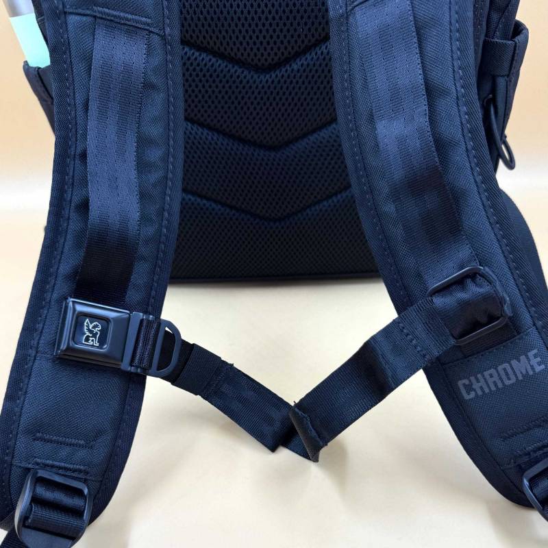 Chrome Industries Recruit 22L Pack Review: A Tough, Nimble Day Tripper That's Easy to Live With! 25 Chrome Industries Recruit 22L Pack