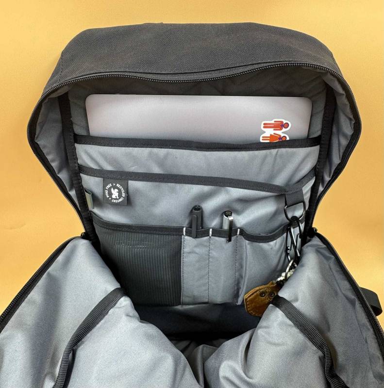 Chrome Industries Recruit 22L Pack Review: A Tough, Nimble Day Tripper That's Easy to Live With! 15 Inside the Chrome Industries Recruit 22L Pack