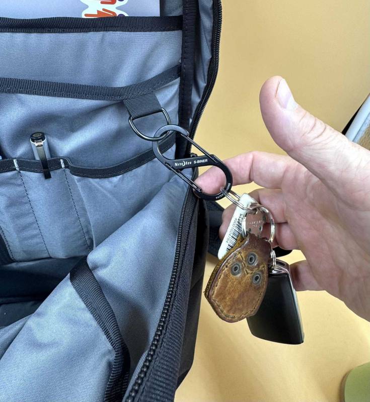 Chrome Industries Recruit 22L Pack Review: A Tough, Nimble Day Tripper That's Easy to Live With! 19 Chrome Industries Recruit 22L Pack