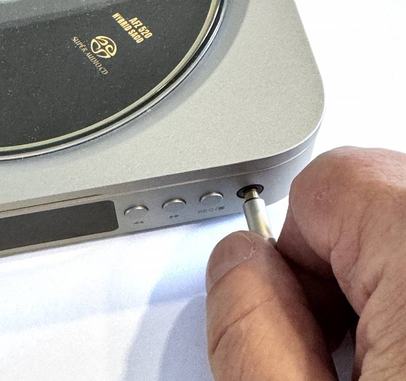 Fosi Audio Merak CD Player Review: Perfection in a Small Package 7 Fosi Audio Merak CD player headphone jack