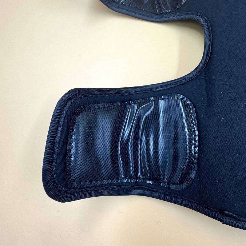 NekTeck Airflow Go Cordless Air Compression Calf and Leg Massager Review: Portable, Powerful and Easy to Use! 4 NekTeck Airflow Go Cordless Air Compression Calf and Leg Massager Velcro tab