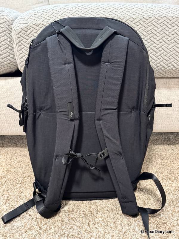 Peak Design City Backpack 22L, Everyday Billfold Wallet, and Beacon Finder Card Review: A Lighter, Sleeker Take on the Daily Carry 3 Peak Design City Backpack 22L