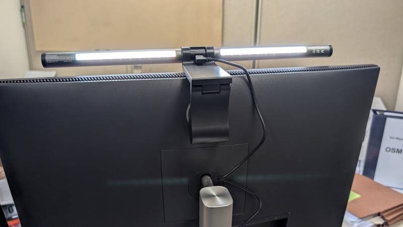 Quntis Monitor Light Bar Glow (HY214) Review: A $50 Monitor Light Bar That Brightens Your Desk Without the Glare 4 Quntis Glow Series (HY214)