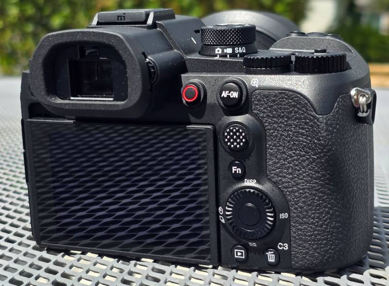 Sony RX10V 25x High Zoom Digital Camera Review: The Ultimate Travel Camera Finally Gets an Update 15 Sony RX10V 25x High Zoom Camera