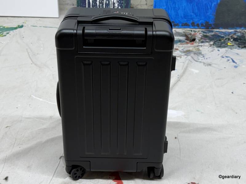Sterling Pacific Polycarbonate 40L and 90L Travel Cases Review: Luxury Luggage Gets Lighter Without Losing Its Character 11 Sterling Pacific Polycarbonate Cabin Travel Case 40L