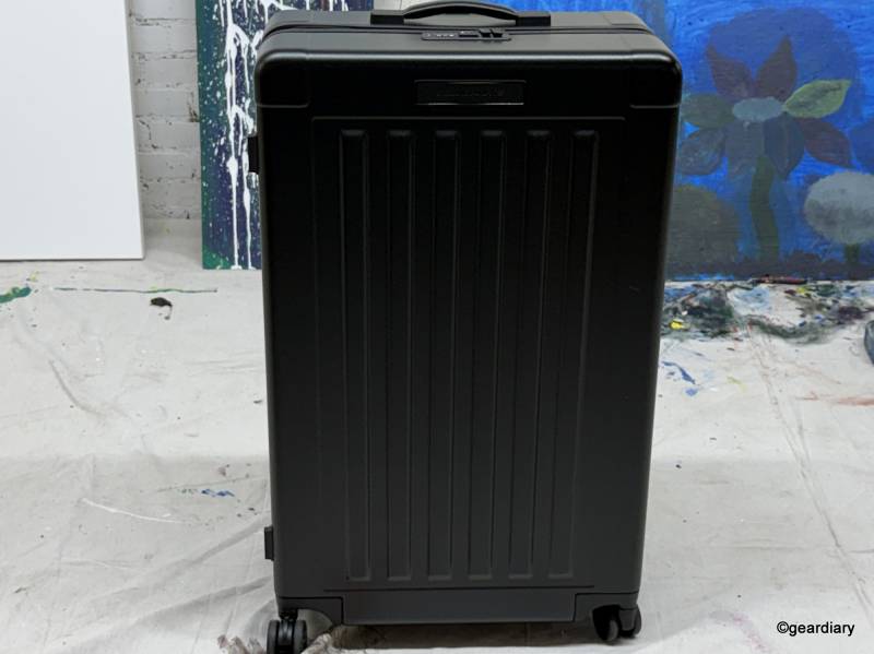 Sterling Pacific Polycarbonate 40L and 90L Travel Cases Review: Luxury Luggage Gets Lighter Without Losing Its Character 2 Sterling Pacific Polycarbonate Check-In Travel Case 90L