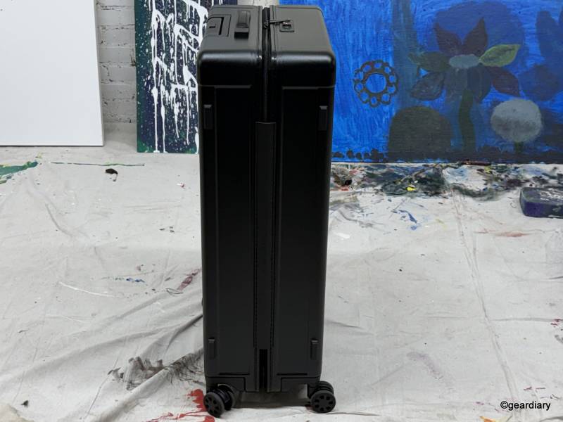 Sterling Pacific Polycarbonate 40L and 90L Travel Cases Review: Luxury Luggage Gets Lighter Without Losing Its Character 4 Sterling Pacific Polycarbonate Check-In Travel Case 90L