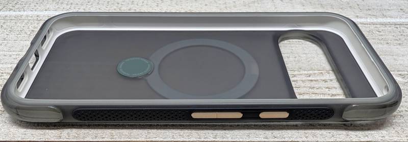 TORRAS Ostand Q3 Air Case Review: MagSafe Compatible with Built-in Rotating Adjustable Stand and Drop Protection up to 4m (13ft) 7 TORRAS Ostand Q3 Air Case