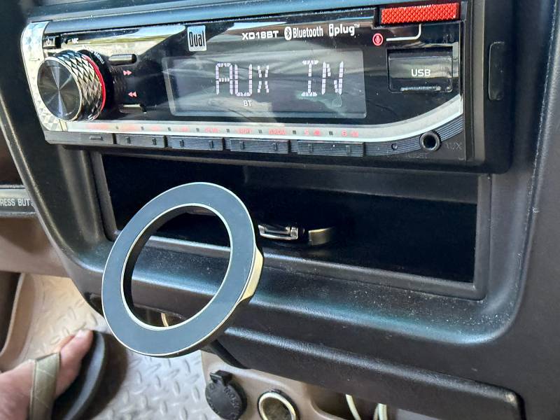 CarpodGo Mini, T4, and T4 Plus Review:Bring Wireless CarPlay and Android Auto to Any Dashboard 17 CarpodGo Mini MagSafe Mount