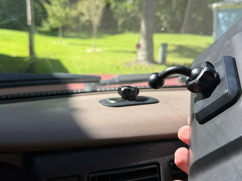 CarpodGo Mini, T4, and T4 Plus Review:Bring Wireless CarPlay and Android Auto to Any Dashboard 20 CarpodGo T4/T4 Plus 17mm Ball Mount