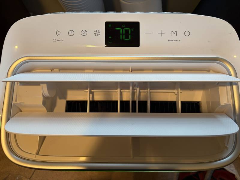 ZAFRO Portable Air Conditioner Review: A Cool Way to Augment Your Cooling System 12 ZAFRO Portable Air Conditioner louvers open