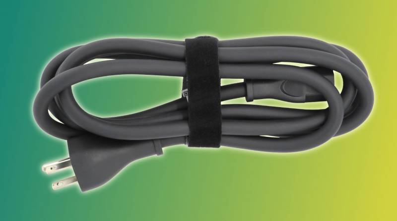 Jackery Explorer 5000 Plus Power Station with Smart Transfer Switch Review: Serious Backup Power for When the Grid Goes Dark 5 Power cable for the Explorer 5000 Plus