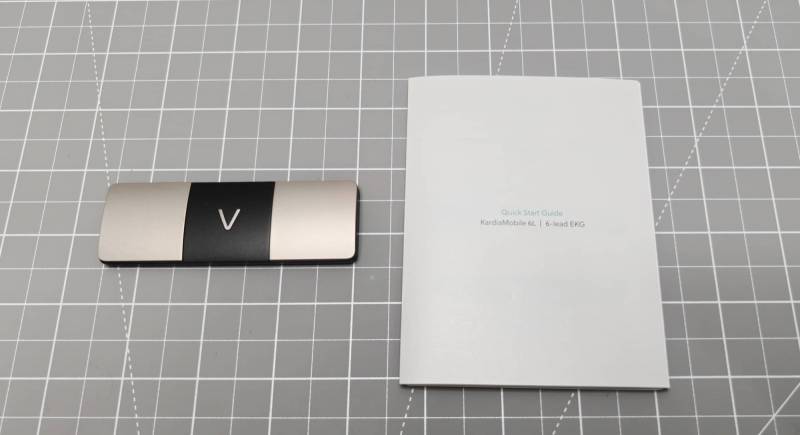 AliveCor KardiaMobile 6L Review: An EKG Device in Your Pocket 2 KardiaMobile 6L package contents