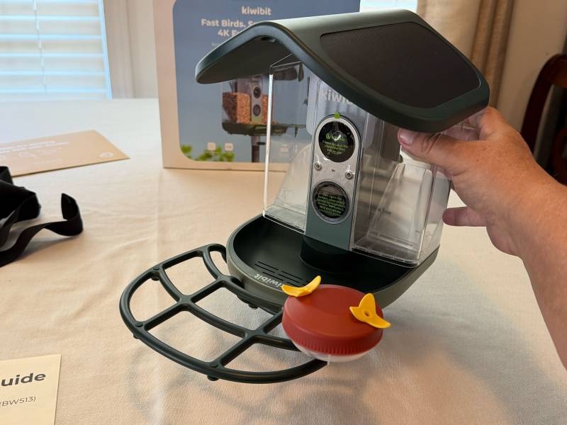 Kiwibit Bird Feeder 2 Pro 4K AI Camera with Solar Panel Review: Smart Enough to Know Who's Stopping by for Breakfast 3 Kiwibit Bird Feed 2 Pro