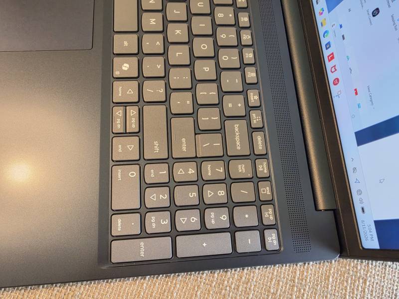 Lenovo IdeaPad Slim 3i Laptop (2026) Review: An Enigmatic All-Rounder with a Tale of Two Prices 5 Lenovo IdeaPad Slim 3i Laptop keyboard
