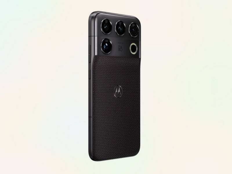 Motorola Signature 27 Preview Pairs Snapdragon 8 Elite Extreme Gen 6 with Bang & Olufsen Audio 4 motorola signature 27 in Coal Smoke