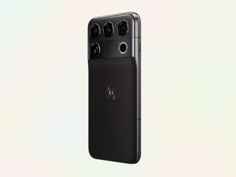 Motorola Signature 27 Preview Pairs Snapdragon 8 Elite Extreme Gen 6 with Bang & Olufsen Audio 3 motorola signature 27 in Coal Smoke
