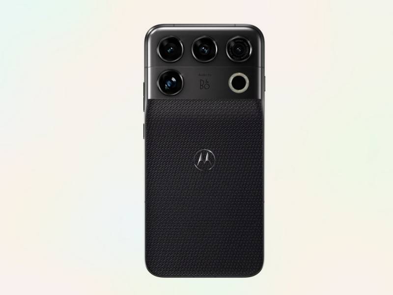 Motorola Signature 27 Preview Pairs Snapdragon 8 Elite Extreme Gen 6 with Bang & Olufsen Audio 2 motorola signature 27 in Coal Smoke