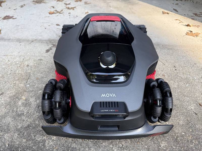 MOVA LiDAX Ultra 2000 AWD Robotic Lawn Mower Review 2 MOVA LiDAX Ultra 2000 front view