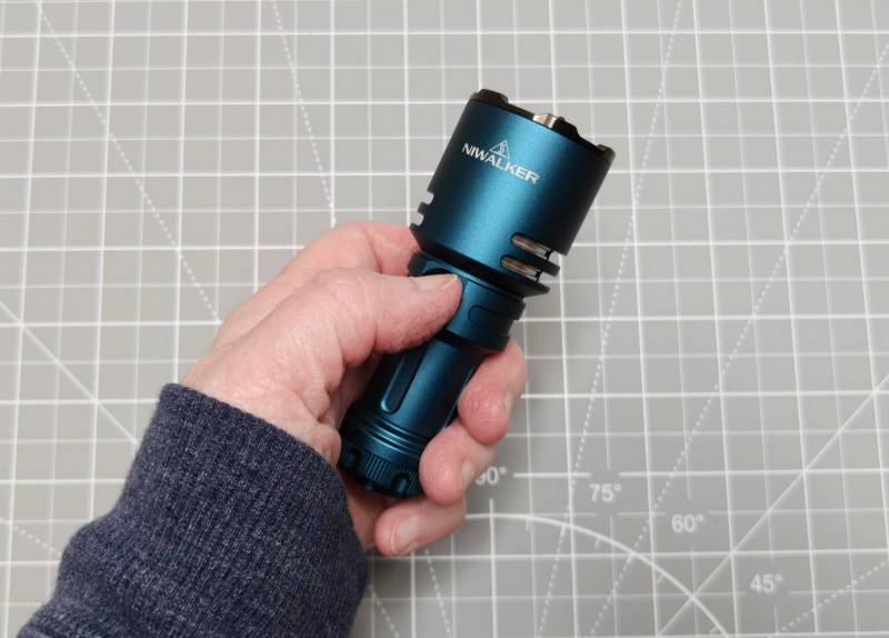 NiWalker N50S in hand without extension tube