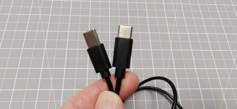 Charging cable that comes with the flashlight