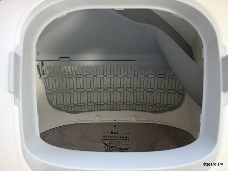 HomerunPET CS106 Review: A Self-Cleaning Litter Box That Takes More Than Scooping Off Your To-Do List 3 Interior of the HomerunPET CS106