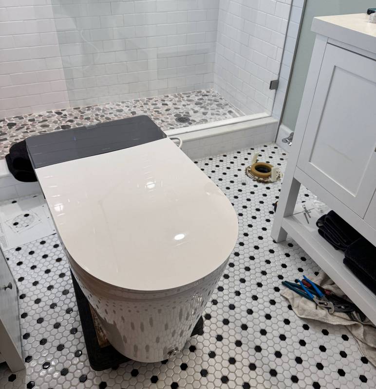 Horow X70 Smart Toilet Review: It’s Far Smarter Than an Average Toilet 8 Horow X70 Smart Toilet installation