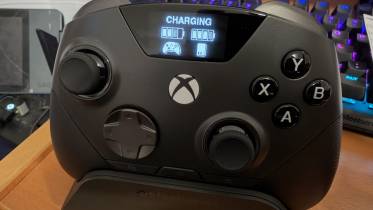 SteelSeries Aeon Pro Review: The Hot-Swappable Battery Controller That Never Stops Playing