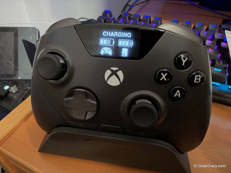 SteelSeries Aeon Pro Review: The Hot-Swappable Battery Controller That Never Stops Playing 9 The SteelSeries Aeon Pro charging