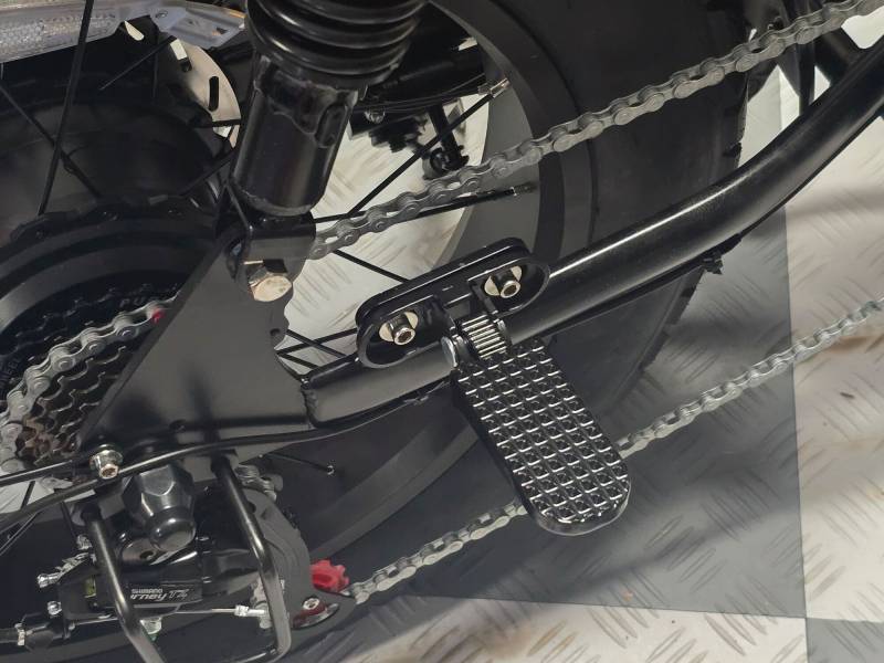 Passenger foot pegs on the Talonebike Talon T787 Patriot Limited Edition Dual Motor Ebike