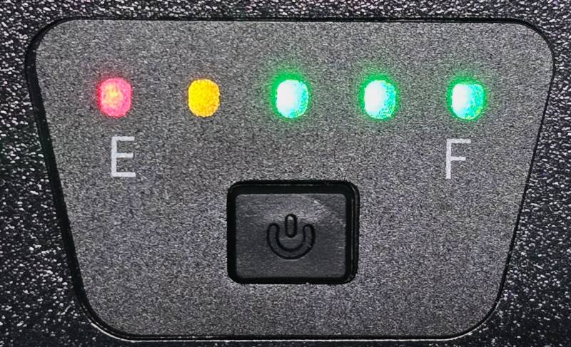Lower battery charge indicator on the Talonebike Talon T787 Patriot Limited Edition Dual Motor Ebike