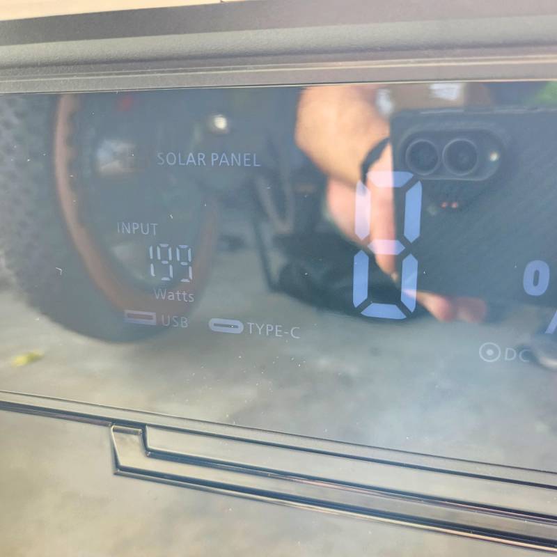 VTOMAN FlashSpeed Pro 3600 Portable Power Station Review: Great Value and Performance, but Calling It Portable Might Be a Stretch 5 The display on the VTOMAN FlashSpeed Pro 3600 Portable Power Station