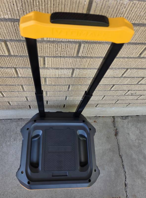 VTOMAN FlashSpeed Pro 3600 Portable Power Station Review: Great Value and Performance, but Calling It Portable Might Be a Stretch 13 VTOMAN FlashSpeed Pro 3600 Portable Power Station with trolly handle extended