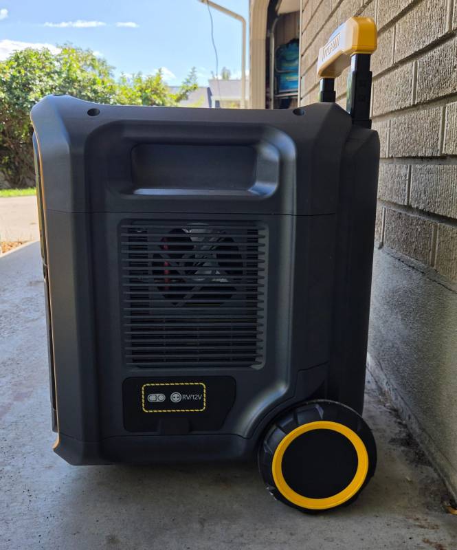 VTOMAN FlashSpeed Pro 3600 Portable Power Station Review: Great Value and Performance, but Calling It Portable Might Be a Stretch 6 VTOMAN FlashSpeed Pro 3600 Portable Power Station