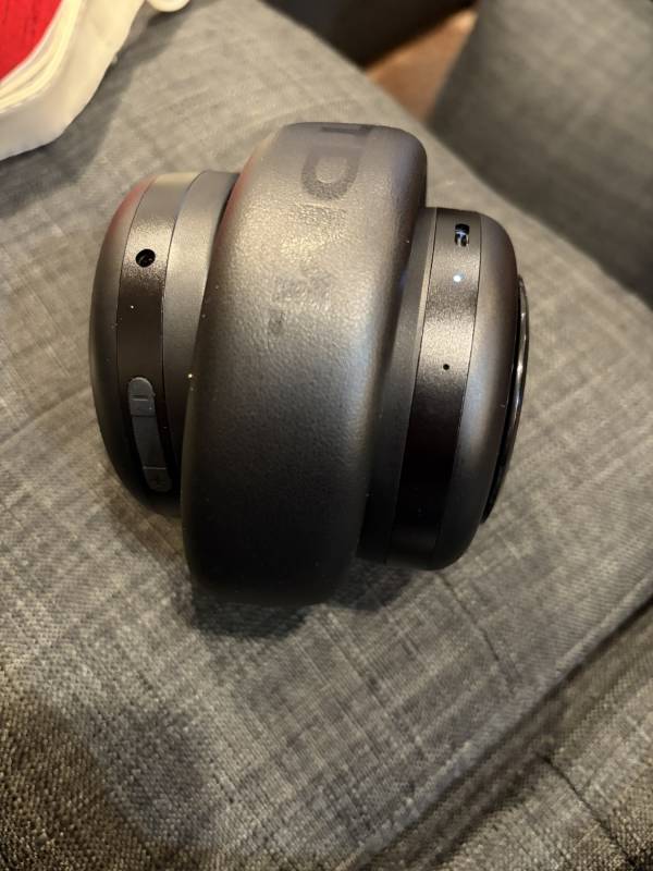TDM. NEO Review: These Headphones Have a Twist — They Turn into a Portable Speaker! 9 TDM. NEO
